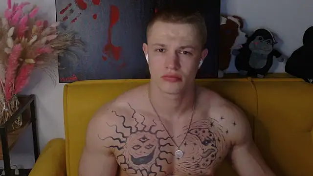 Snapshot of SterlingNoir chatting on 8, 4, 2026 SterlingNoir online show from 8, 4, 2026