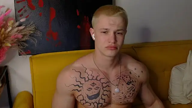 Snapshot of SterlingNoir chatting on 22, 4, 2026 SterlingNoir online show from 22, 4, 2026