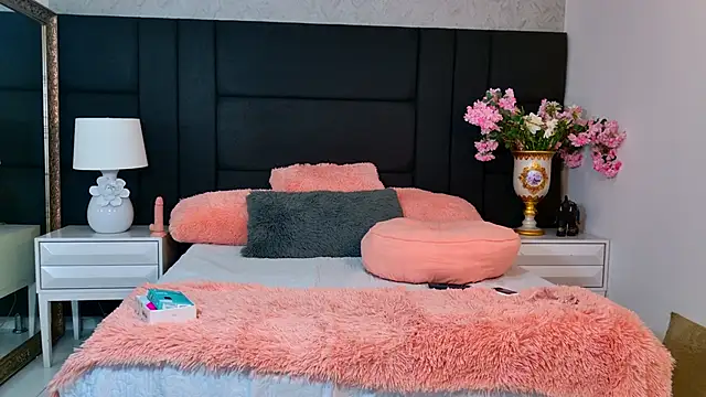 Snapshot of MaraGrief_ chatting on 17, 2, 2026 MaraGrief online show from 17, 2, 2026