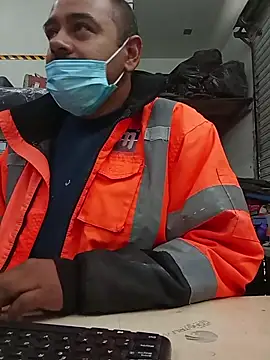 Snapshot of OMARMEX1 chatting on 6, 4, 2026 OMARMEX1 online show from 6, 4, 2026