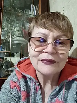 SophieBurns online show from 8, 4, 2026