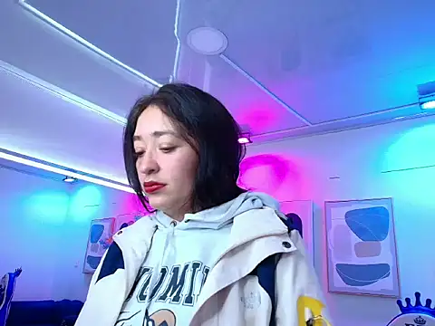 Snapshot of Alanna__scott chatting on 7, 4, 2026 Alanna scott online show from 7, 4, 2026