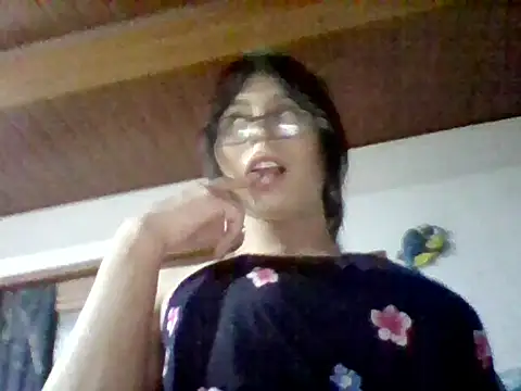Snapshot of lucyscay_ chatting on 6, 4, 2026 lucyscay online show from 6, 4, 2026