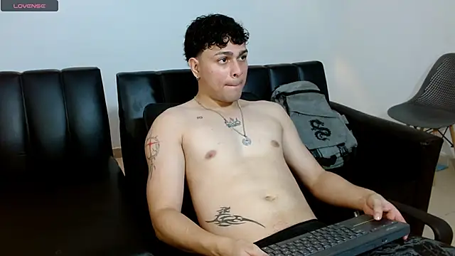 Snapshot of Philip_Jons chatting on 15, 4, 2026 Philip Jons online show from 15, 4, 2026