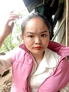 Snapshot of Luminana chatting on 2, 4, 2026 Luminana online show from 2, 4, 2026