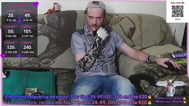 Snapshot of SwatRocShy chatting on 8, 5, 2026 SwatRocShy online show from 8, 5, 2026