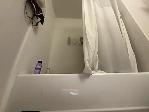 Goldie Glows63 online show from 15, 4, 2026