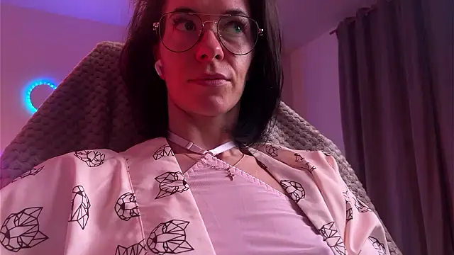 Snapshot of Katy_Kar chatting on 5, 3, 2026 Katy Kar online show from 5, 3, 2026