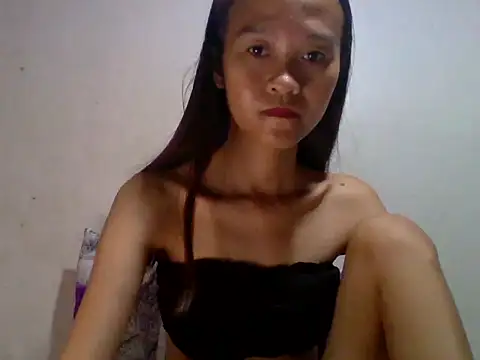 Snapshot of Yourlilpinayy chatting on 24, 3, 2026 Yourlilpinayy online show from 24, 3, 2026