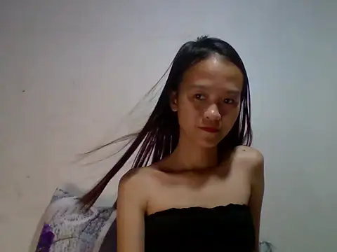 Snapshot of Yourlilpinayy chatting on 26, 3, 2026 Yourlilpinayy online show from 26, 3, 2026