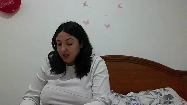 Snapshot of Amber_Sinn chatting on 3, 4, 2026 Amber Sinn online show from 3, 4, 2026