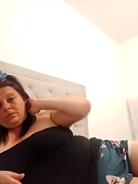 Snapshot of louisa36 chatting on 25, 4, 2026 louisa36 online show from 25, 4, 2026