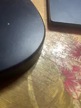 Miesi-c2clove online show from 6, 2, 2026