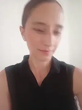 Snapshot of Aurabloom_1 chatting on 5, 3, 2026 Aurabloom 1 online show from 5, 3, 2026