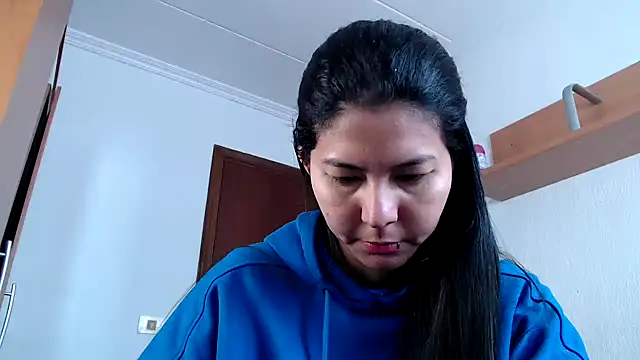 Snapshot of ZeforAitanna chatting on 1, 4, 2026 ZeforAitanna online show from 1, 4, 2026