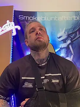 Smokebluntafterblunt online show from 9, 3, 2026