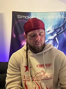 Snapshot of Smokebluntafterblunt chatting on 27, 4, 2026 Smokebluntafterblunt online show from 27, 4, 2026