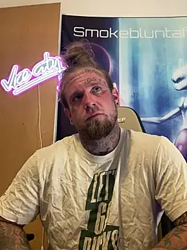 Snapshot of Smokebluntafterblunt chatting on 2, 6, 2026 Smokebluntafterblunt online show from 2, 6, 2026