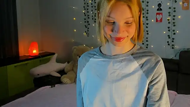 Snapshot of Kiracute18 chatting on 30, 3, 2026 Kiracute18 online show from 30, 3, 2026