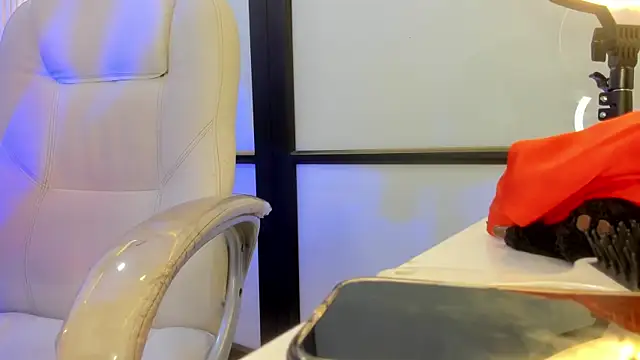 lorraineHunter online show from 2, 4, 2026