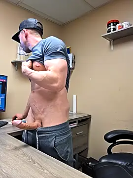 Snapshot of averageandsum chatting on 15, 3, 2026 averageandsum online show from 15, 3, 2026