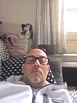 pareja47 online show from 7, 4, 2026