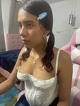 Snapshot of Rylia chatting on 4, 4, 2026 Rylia online show from 4, 4, 2026