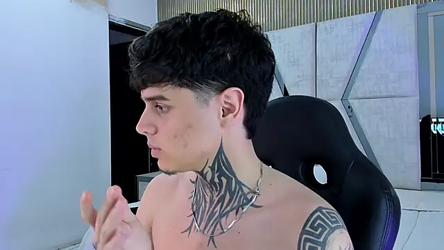 Declan-Foxx online show from 6, 4, 2026