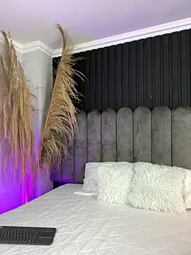 Nanda vixen  online show from 12, 2, 2026