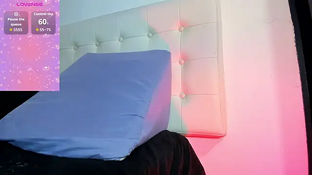 MiaEvans0 online show from 9, 4, 2026