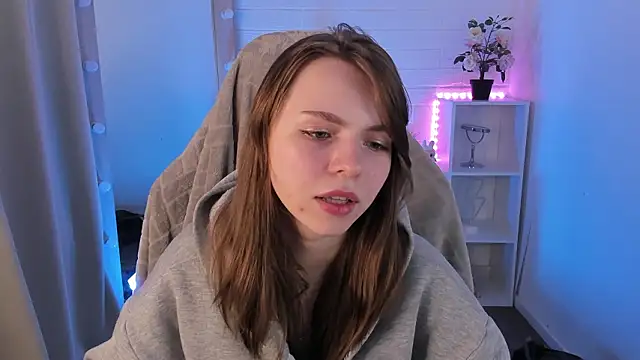 Snapshot of LesleySky chatting on 27, 2, 2026 LesleySky online show from 27, 2, 2026