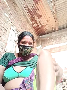 Snapshot of Kirti_sacsena chatting on 3, 4, 2026 Kirti sacsena online show from 3, 4, 2026