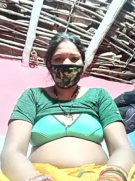 Snapshot of Kirti_sacsena chatting on 14, 4, 2026 Kirti sacsena online show from 14, 4, 2026