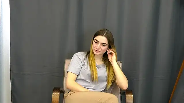 Snapshot of CharaVaz chatting on 8, 2, 2026 CharaVaz online show from 8, 2, 2026