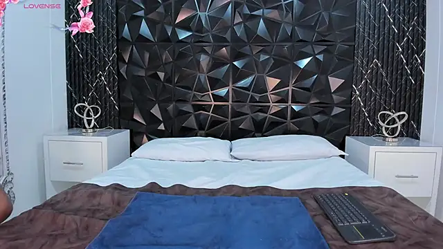 Snapshot of JazminMonroee_ chatting on 9, 4, 2026 JazminMonroee online show from 9, 4, 2026