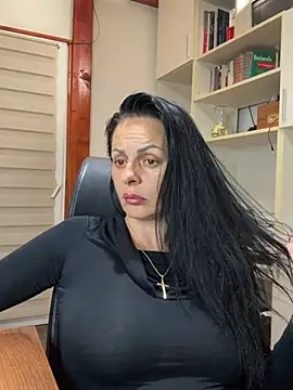 Snapshot of MiriamDelyn chatting on 22, 5, 2026 MiriamDelyn online show from 22, 5, 2026