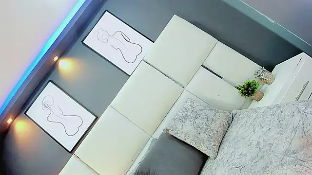 Daniiela Foxx online show from 13, 2, 2026