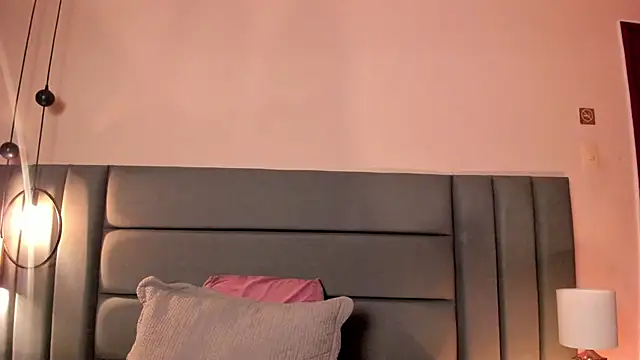 AndraCyruss online show from 5, 3, 2026