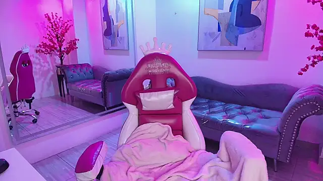 Snapshot of Chloe_dolly chatting on 19, 4, 2026 Chloe dolly online show from 19, 4, 2026