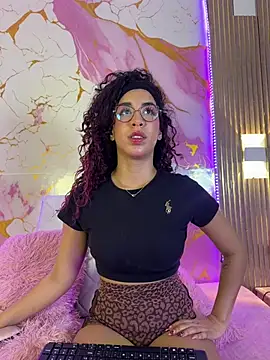 Woo isDaphne online show from 28, 3, 2026