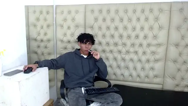 Snapshot of DaviidBuckx_ chatting on 9, 2, 2026 DaviidBuckx online show from 9, 2, 2026