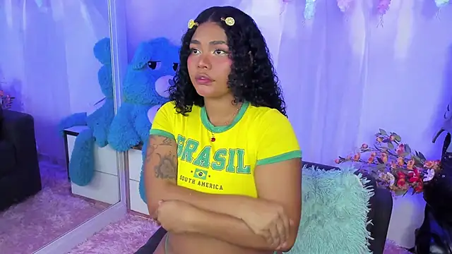 Snapshot of Angel_Belll chatting on 7, 4, 2026 Angel Belll online show from 7, 4, 2026
