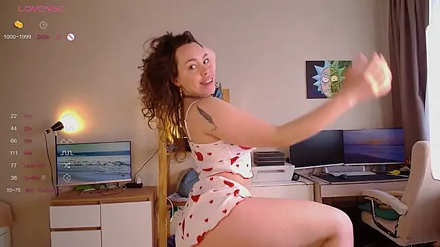 Snapshot of Monroe_Linger chatting on 14, 3, 2026 Monroe Linger online show from 14, 3, 2026