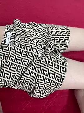 Snapshot of huyenzz chatting on 15, 4, 2026 huyenzz online show from 15, 4, 2026