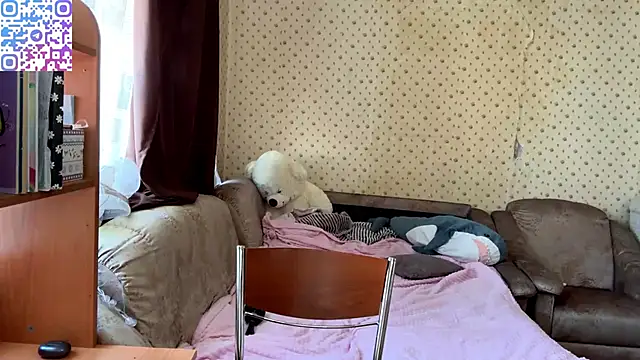 Babysmall girl online show from 11, 2, 2026