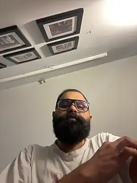 Snapshot of beerboy2222 chatting on 21, 6, 2026 beerboy2222 online show from 21, 6, 2026