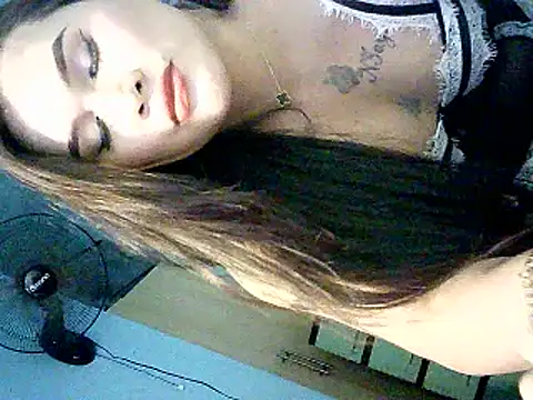 Snapshot of hollynicole chatting on 23, 2, 2026 hollynicole online show from 23, 2, 2026