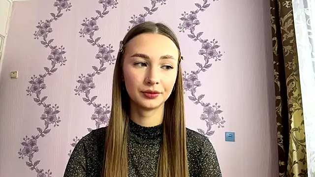 Snapshot of LacieHelaire chatting on 3, 3, 2026 LacieHelaire online show from 3, 3, 2026