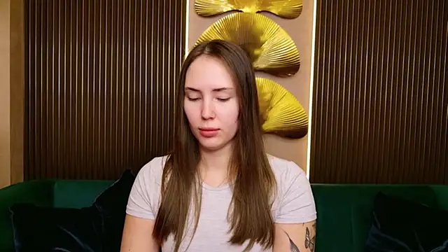 Arielle Vade online show from 2, 3, 2026