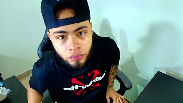 Snapshot of Xanderstone00 chatting on 7, 3, 2026 Xanderstone00 online show from 7, 3, 2026